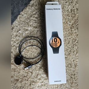 Galaxy Watch 4 LTE 44MM like new!